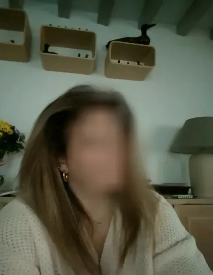 Isabella, 38
