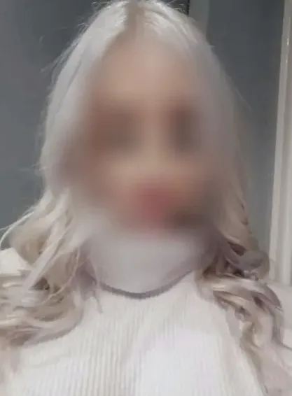 Julie, 30