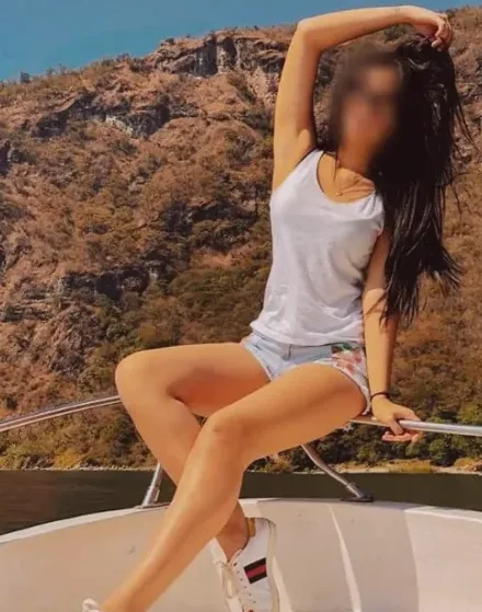 Karin, 27
