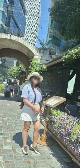 Leyla, 35