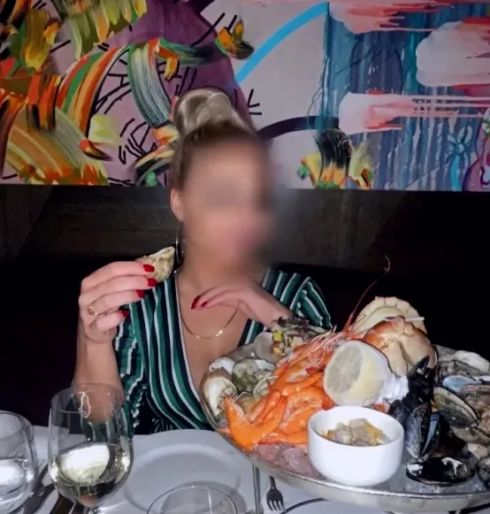 Lotte, 32