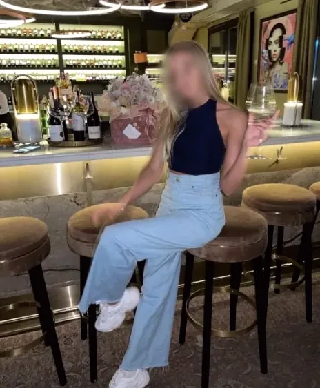 Maud, 34