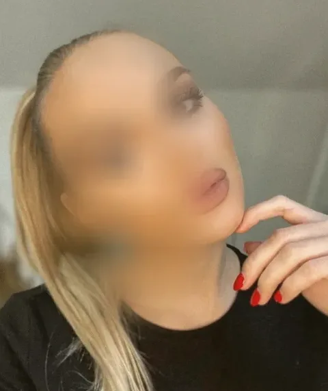 Monique, 31
