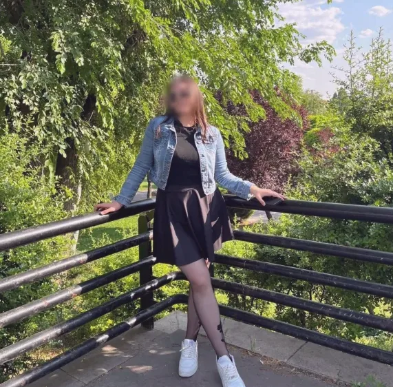 Nathalie, 21