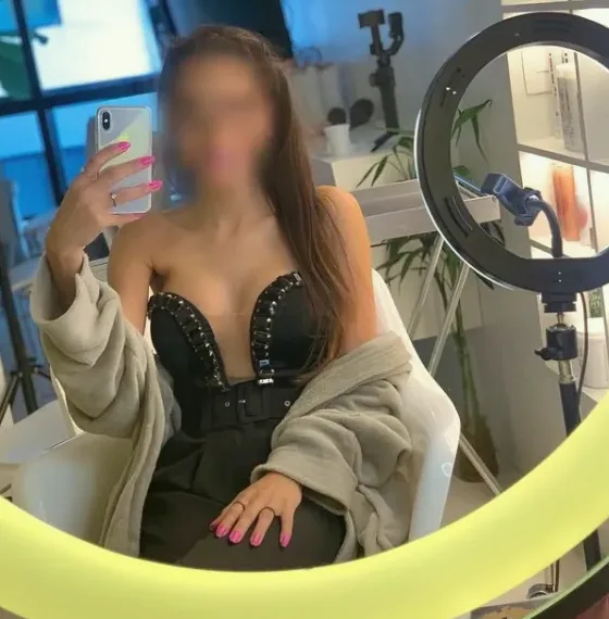 Zeynep, 37